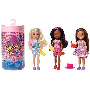 Barbie Chelsea Poppen en Accessoires, Color Reveal popje met 6 verrassingen, waaronder kleurverandering, Picknick-serie, HKT81