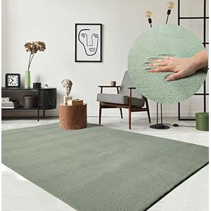 the carpet Relax modern, pluizig, laagpolig tapijt, antislip onderkant, wasbaar tot 30 graden, heerlijk zacht, bontlook, groen, 80 x 150 cm