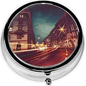 Praag Straten Gedrukt Pil Doos 3 Component Mini Kleine Pil Case Leuke Pil Organizer Draagbare Ronde Pil Container Houder om Vitaminen Medicatie vast te houden