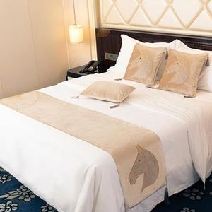 Luxe Bed Sjaal Paardenhoofd Patroon Bed Runners en Bijpassende Kussens Europese Stijl Bed Runner Slaapkamer Hotel Bedding Protector-Beige||240X45cm for 1.8m Bed