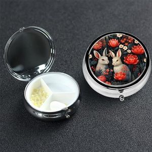Heldere konijnen en bloemen pillendoosje 3 compartimenten pillendoos ronde pil organiseren metalen waterdichte geneeskunde organizer doos voor reizen kleine pillencontainer draagbaar voor supplementen