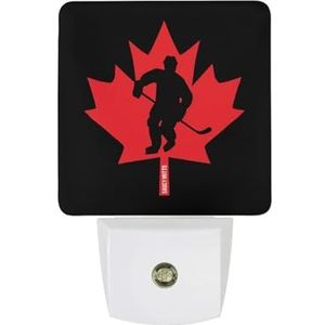 Canada Hockeyspeler Esdoornblad Warm Wit Nachtlampje Plug In Muur Schemering naar Dawn Sensor Lichten Binnenshuis Trappen Hal