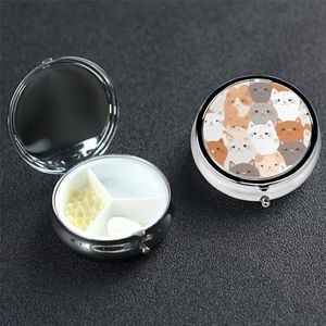 Kleine pillendoos 3 compartimenten, oranje katten pillendoos dagelijkse metalen draagbare pillenorganizer voor zakportemonnee, reispillendoos met spiegel, ronde medicijnvitaminehouder, uniek cadeau