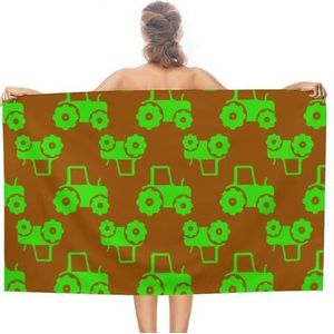 Groene Tractor op Bruine Grappige Strandhanddoeken 50 X 30 Inch Sneldrogende Badhanddoeken Lichtgewicht voor Zwembad