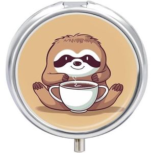 Ronde draagbare pillendispenser, prachtig yoga luiaard koffie bedrukte reismedicatie organizer 3 compartimenten geneeskunde opbergdoos met spiegel