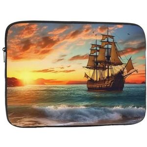 Piratenschip in de zonsondergang print laptophoes waterdichte schokbestendige computerhoes laptopbeschermer voor reizen werk 12 inch