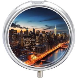 Ronde pillendoos met spiegel 3 compartimenten pillenorganizer draagbare kleine pillenetui wekelijks New York City Scenery Medecine Case voor portemonnee, zak, reizen, vitamine, supplementen