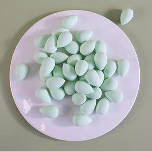 50 stuks Mini Beauty Egg Makeup Blender Zachte kleine make-upspons Cosmetische bladerdeeg for make-up concealer Vloeibare foundation schoonheidstools (Color : Light green)