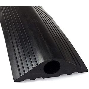 On1shelf® Zwarte 20 mm gat industriële rubberen vloer outdoor kabelbeschermer - veiligheidsdraadafdekking (1 M)