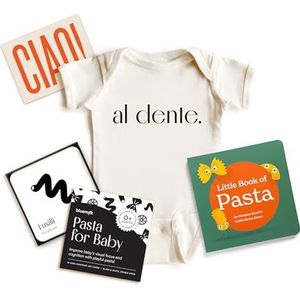 BlueMilk Pasta Baby geschenkdoos met jumpsuit, jumpsuit, contrasterende kaarten en kaart