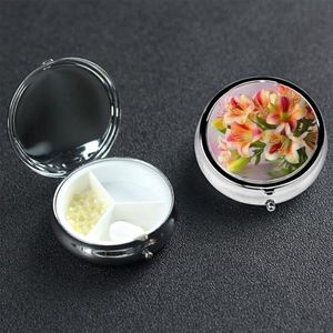 Kleine Pillendoos Draagbare Pillendoosje 3 Compartiment Metalen Pil Vitaminen Houder Organizer Leuke Alstroemeria Reizen Pillendoos voor Portemonnee Pocket