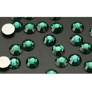 Non Hot Fix Flatback Rhinestones en decoraties Crystal Nail Art accessoires Nagelsticker Glitter Steen Diamant DIY-022 Smaragd-SS5 (1440 stuks)