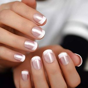 Pearl Shine Pink French Nail White Round Fake Nails Short Glossy Satin Artificial Lady Vingernagels met zelfklevende tabs