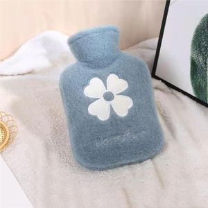 2-in-1 kleine warmwaterkruik met deksel warmwaterzak, 500 ml warmwaterkruik, zachte premium waterzak van imitatiebont voor koud en warm kompres, mini-warmwaterzak voor vrouwen senioren/529 (kleur: