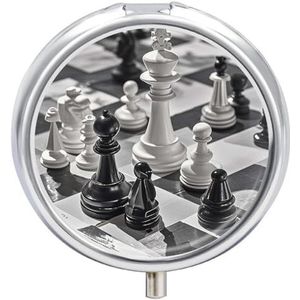 Zwart en wit schaakspel kleine pillendoos 3 roosters reizen pillendoosje draagbare dagelijkse pillenorganisator met anti-mengend ontwerp gemakkelijk op te halen medicijnen voor medicijnen, vitamine