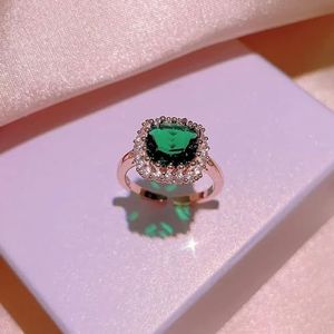Klassieke driedelige sieradenset voor dames Emerald Ring Fashion groene zirkoon Ring Earring ketting 925 sieradenset