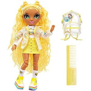 Rainbow High Jr. High - SUNNY MADISON - 9-Inch (23cm) Gele Fashion pop met outfit & accessoires - Bevat een stoffe rugzak dat open en dicht kan - Gift & verzamelbaar voor kids van 6+ jaar.
