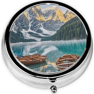 Mountain Lake Boats Pillendoosje met spiegel, 3 compartimenten kleine pillenetui voor portemonnee of zak, mini metalen pillenhouder, reizen, wekelijkse medicijntablet, vitamine-houder, reisgeschenken