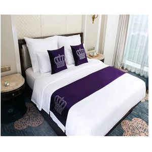 SUBLXPoten Beddenloper, luxe hotelloper, elegante beddecoratie, tafelloper, kussensloop eenvoud bedvlag thuis bruiloft decor (donkerpaars, 45 x 180 cm, 1 stuk)