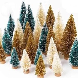 Mini Kerstboom 18 stuks - Miniatuur Kerstboompjes - Kerstversiering - Kerstdecoratie Voor Binnen - Kerstcadeau - Kleine Kerstbomen - Kerst Cadeau - Kerstcadeau Voor Vrouwen en Mannen