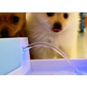 DKEE Voederbak voor huisdieren Witte blauwe LED huisdier smart water dispenser automatische cyclus kat en hond drinkwater bassin elektrische water feeder 1.8L met grote capaciteit double filter inject