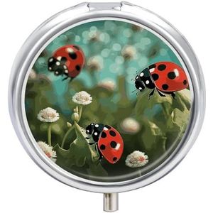 Lieveheersbeestje landschap pillendoosje kleine metalen pillenetui voor portemonnee of zak, pillenorganizer met 3 compartimenten, draagbare pillendoos voor op reis, mini-pillencontainerhouder om