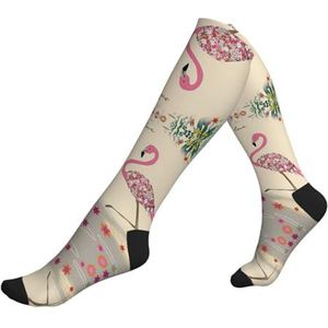 KoNsev Flamingo's en bloemen compressie sokken voor vrouwen mannen ondersteuning sokken knie hoge verpleegkundigen, zwangerschap, hardlopen, vliegen, 2 Zwart-2, Eén Maat