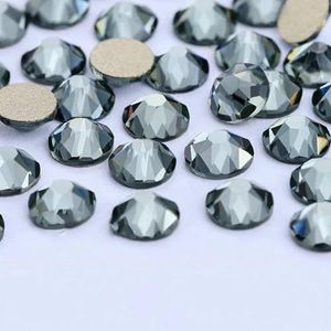 2088 DIY kristal nageldecoraties zonder hotfix, 8 grote en 8 kleine strass steentjes, platte achterkant, plaknagels voor nagelkunst - zwarte diamant - SS10-1440 stuks