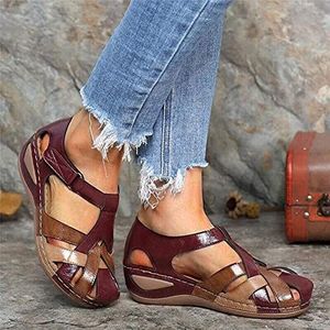 Dames Comfortabele Wedge Sandalen Dames Muilezel Klompen Pantoffels Kruisband Platform Vintage Gesloten Teen Hol Zacht Brede Pasvorm Zomer Outdoor Strand Sportschoenen,Red,36