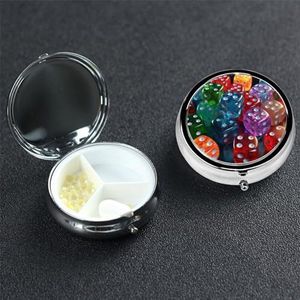 Mini metalen pillenorganizer - 3 compartimenten reizen pillendoos lichtgewicht zak pillendoosje games dobbelstenen set wekelijkse medicatie case voor vitamines en medicijnen