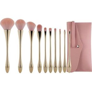 Een volledige set van 10 roze kwasten voor beautytools