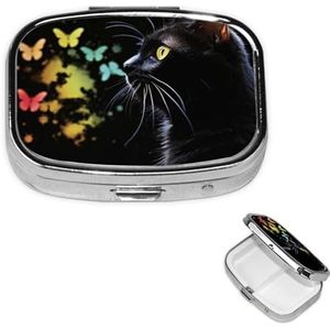 Kat en vlinder op zwarte achtergrond pillendoosje draagbare vierkante pillendoos 2 compartimenten pillenorganisator schattige reispilcontainer vitamine organizer voor portemonnee zak reizen cadeau