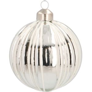 Glazen kerstbal | Zilver met glitterlijnen | 8 cm