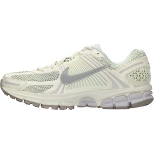 Nike - Zoom Vomero 5 - Sneakers - Wit
