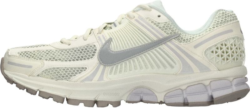 Nike - Zoom Vomero 5 - Sneakers - Wit