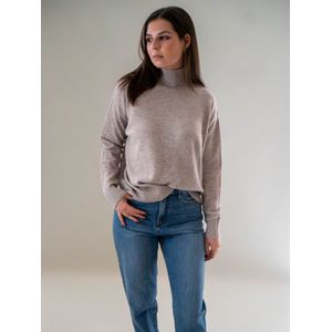 WEARABLE STORIES Trui 'Riske'  sand