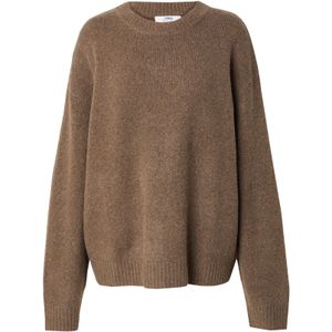 RÆRE by Lorena Rae Trui  bruin