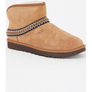 UGG Classic Mini Crescent enkellaarsje van suède