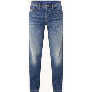 Diesel D-Finitive straight leg jeans met medium wassing