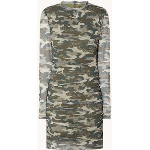 NIKKIE Amiens mini jurk van mesh met camouflageprint