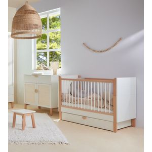 Bellamy - Ratata - Babykamer Set - Ledikant en Commode - Licht Hout - Rotan Details
