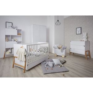 Bellamy Lotta Snow Babykamer: Ledikant/Juniorbed, Commode met 6 lades en 2-Deurskast