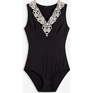 Body zonder beugels van zacht modal met kant