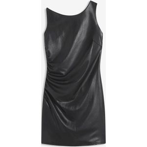 Off shoulder mini jurk van imitatieleer