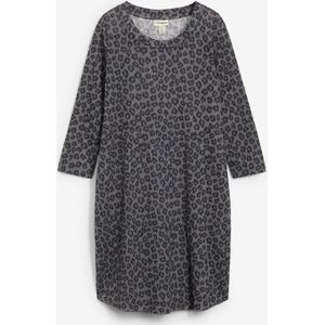 Kortes shirtjurk in een gebreide look