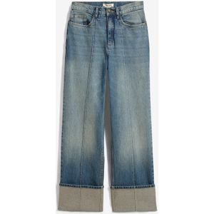 Straight jeans, high waist