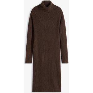 Gebreide jurk met een col