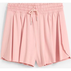 Instapshort in tennis-look