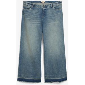 Wide leg jeans, mid waist