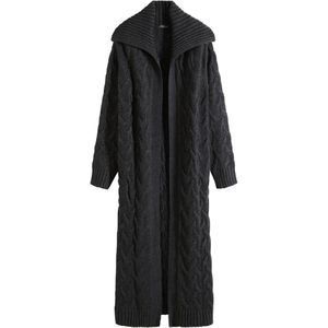 Lang gebreid vest met kabelpatroon